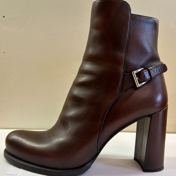 Prada Brown Leather Boots - Excellent Condition - Picture 1 of 4